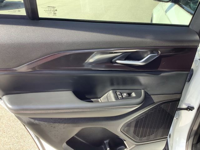 Used 2023 Jeep Grand Cherokee Altitude image 12