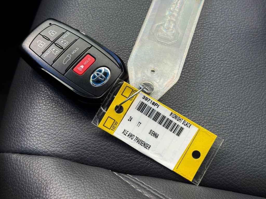 Used 2024 Toyota Sienna XSE image 44