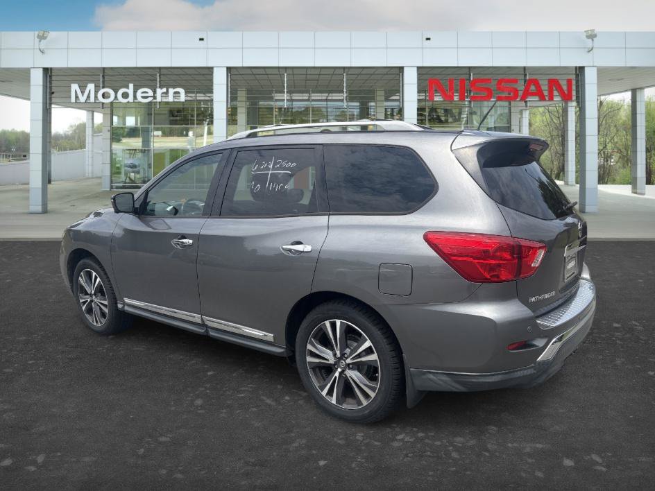 Used 2017 Nissan Pathfinder Platinum AWD/4WD image 3