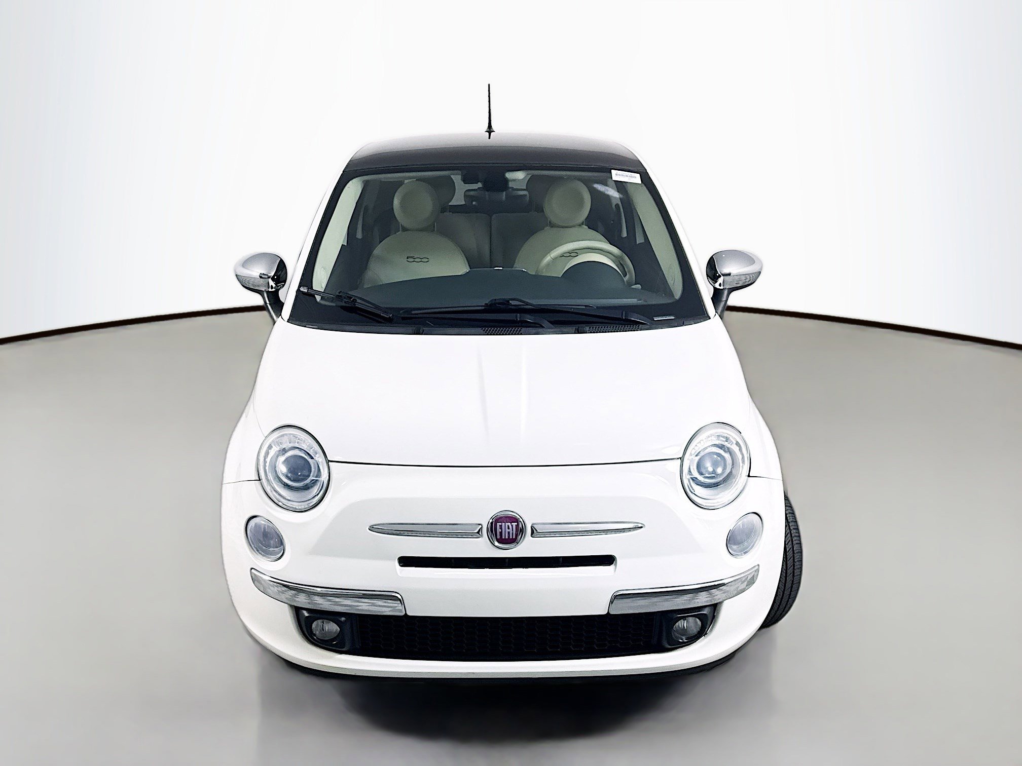 Used 2017 FIAT 500 Lounge image 2