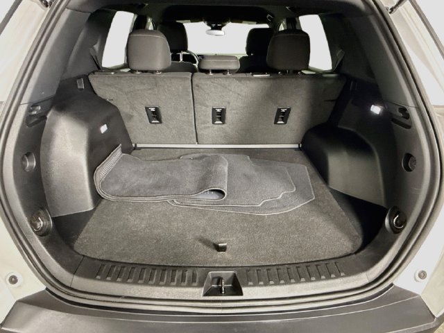 Used 2025 Chevrolet Equinox LT FWD image 26