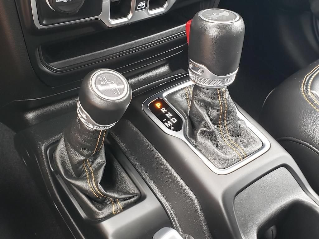 Used 2023 Jeep Wrangler Unlimited Sahara AWD/4WD image 29