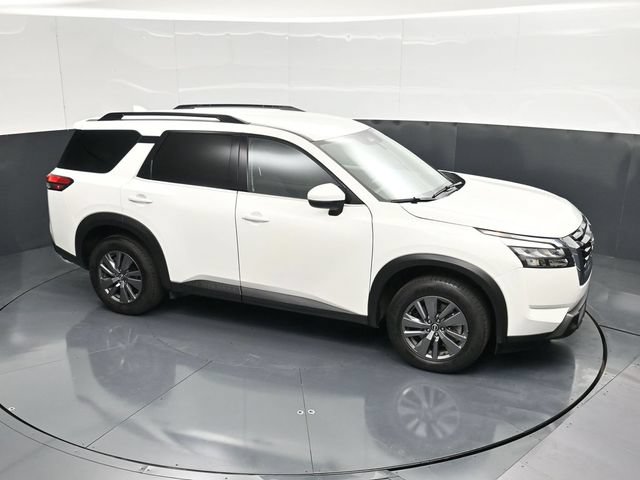 Used 2025 Nissan Pathfinder SV FWD image 48