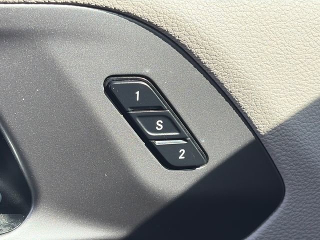 Used 2022 Chrysler Pacifica Touring-L FWD image 47