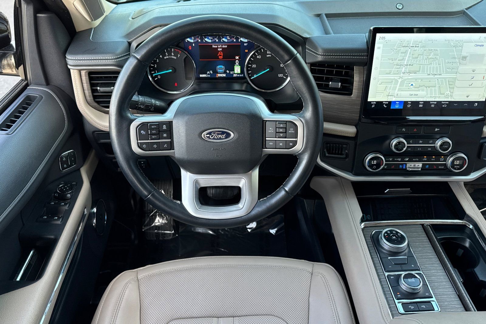 Used 2024 Ford Expedition Limited image 17