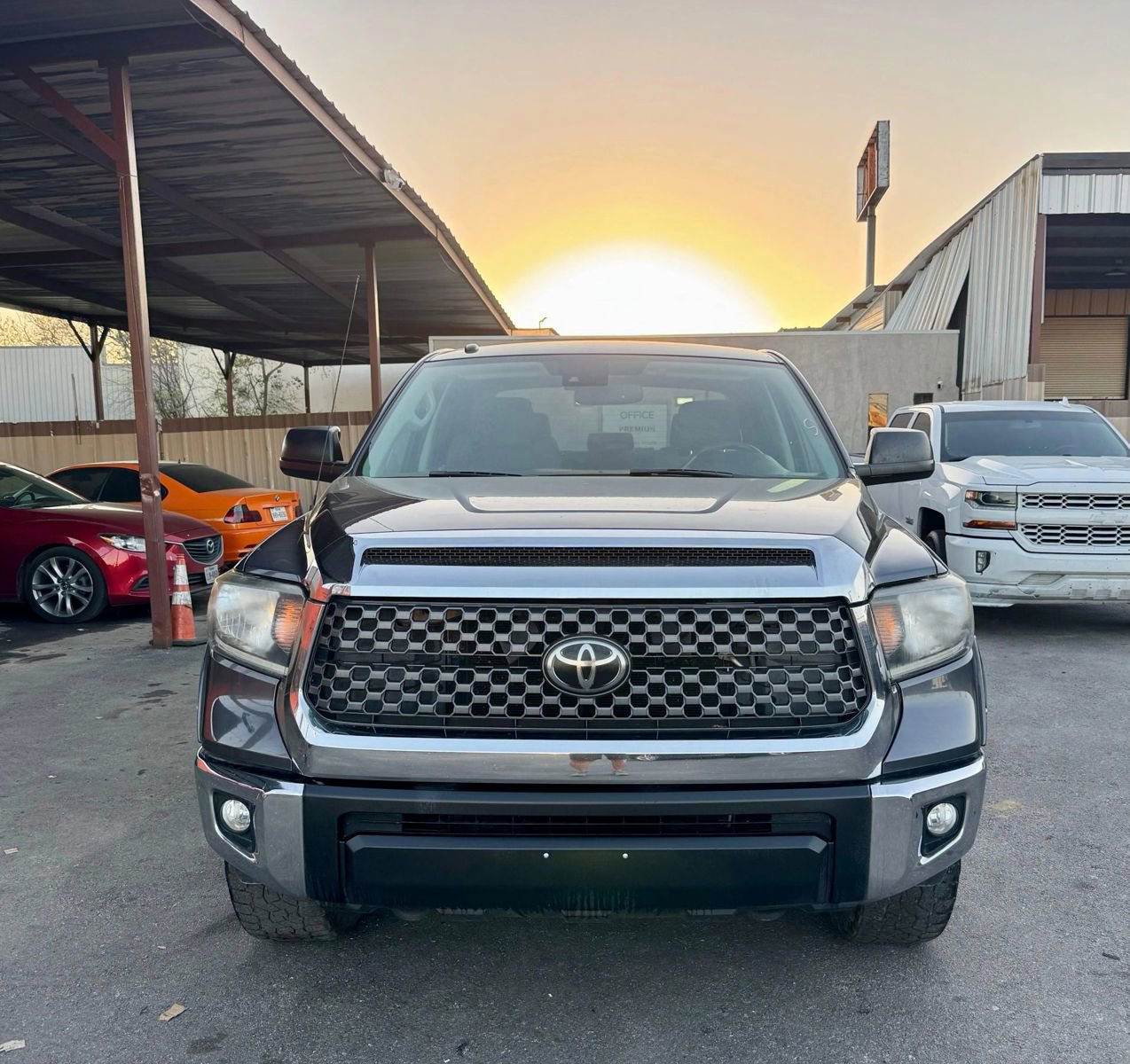 Used 2019 Toyota Tundra SR5 w/ SR5 Upgrade Package AWD/4WD image 5