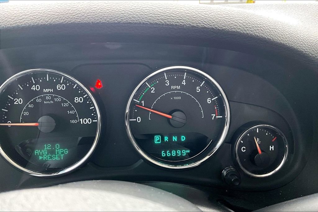 Used 2015 Jeep Wrangler Unlimited Sahara w/ Connectivity Group image 26