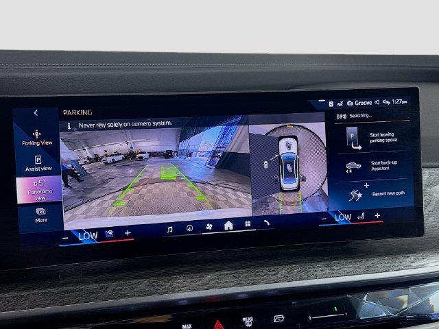 Used 2025 BMW i7 eDrive50 w/ M Sport Package RWD image 18