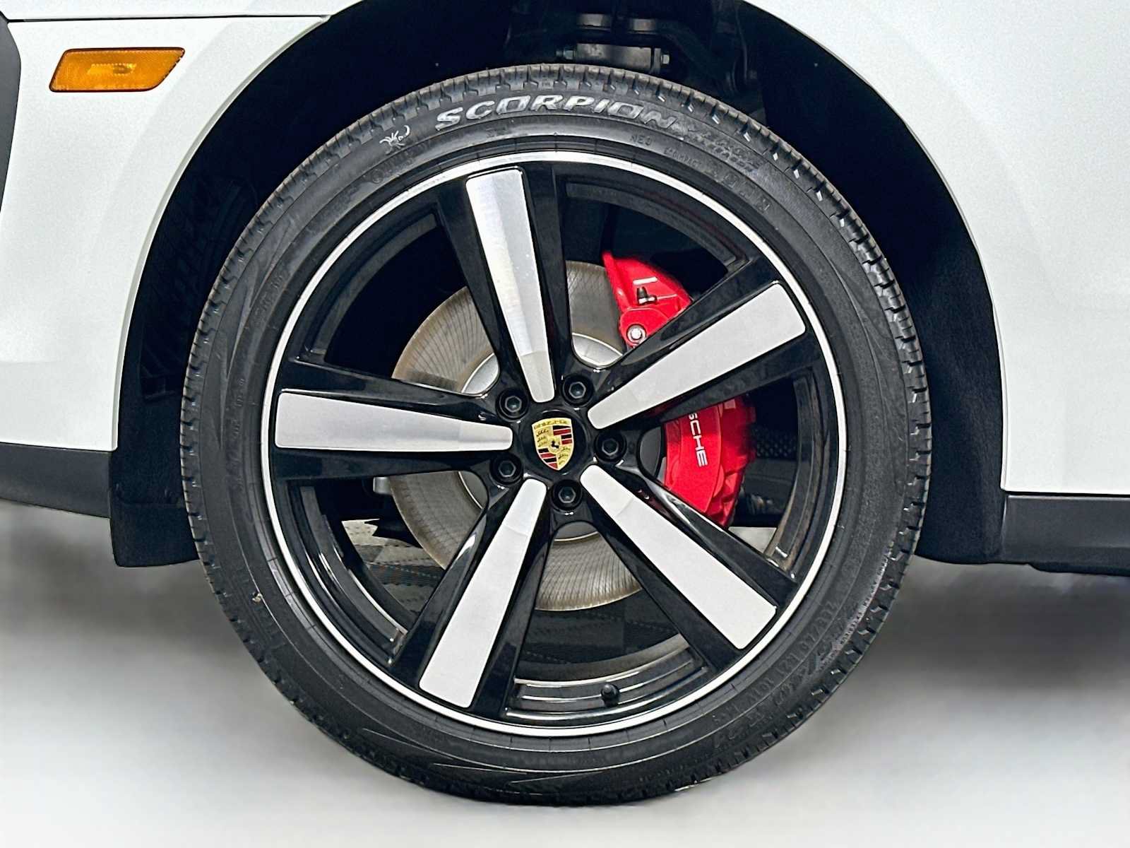 Certified 2025 Porsche Macan S AWD/4WD image 32