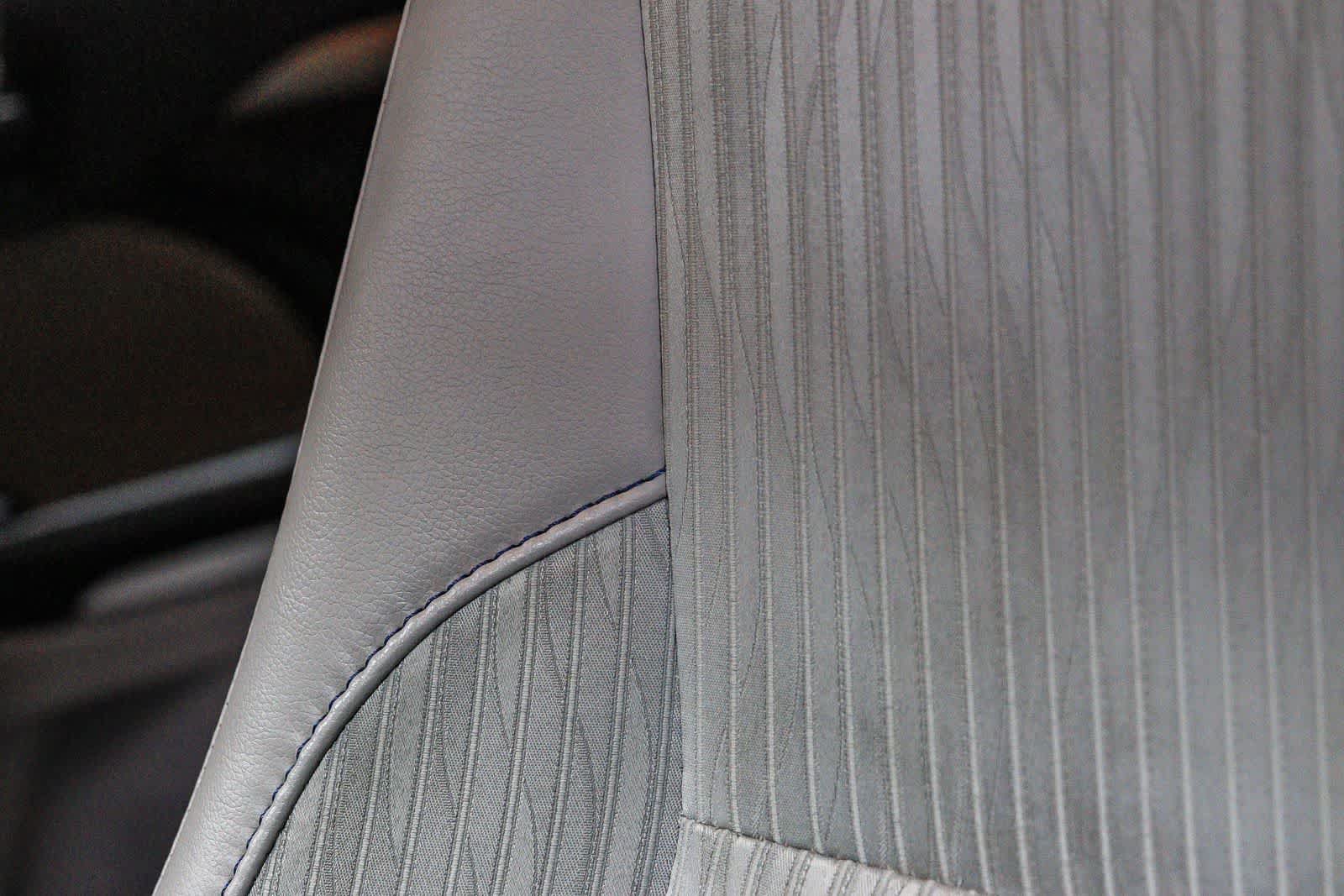 Certified 2019 Toyota Highlander Plus w/ Carpet Mat Package (TMS) FWD image 26
