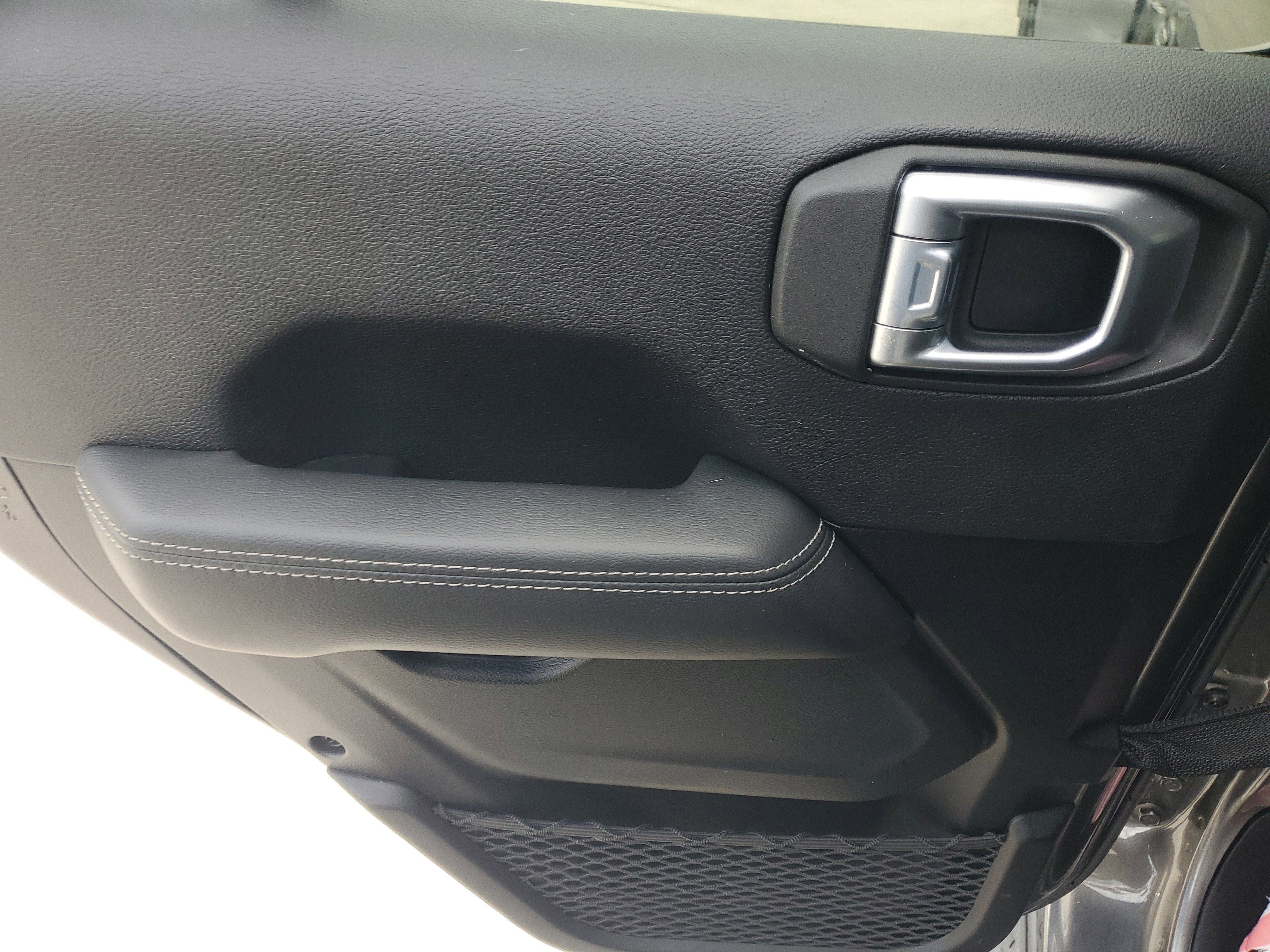 Used 2022 Jeep Gladiator Overland w/ Popular Equipment Package image 13