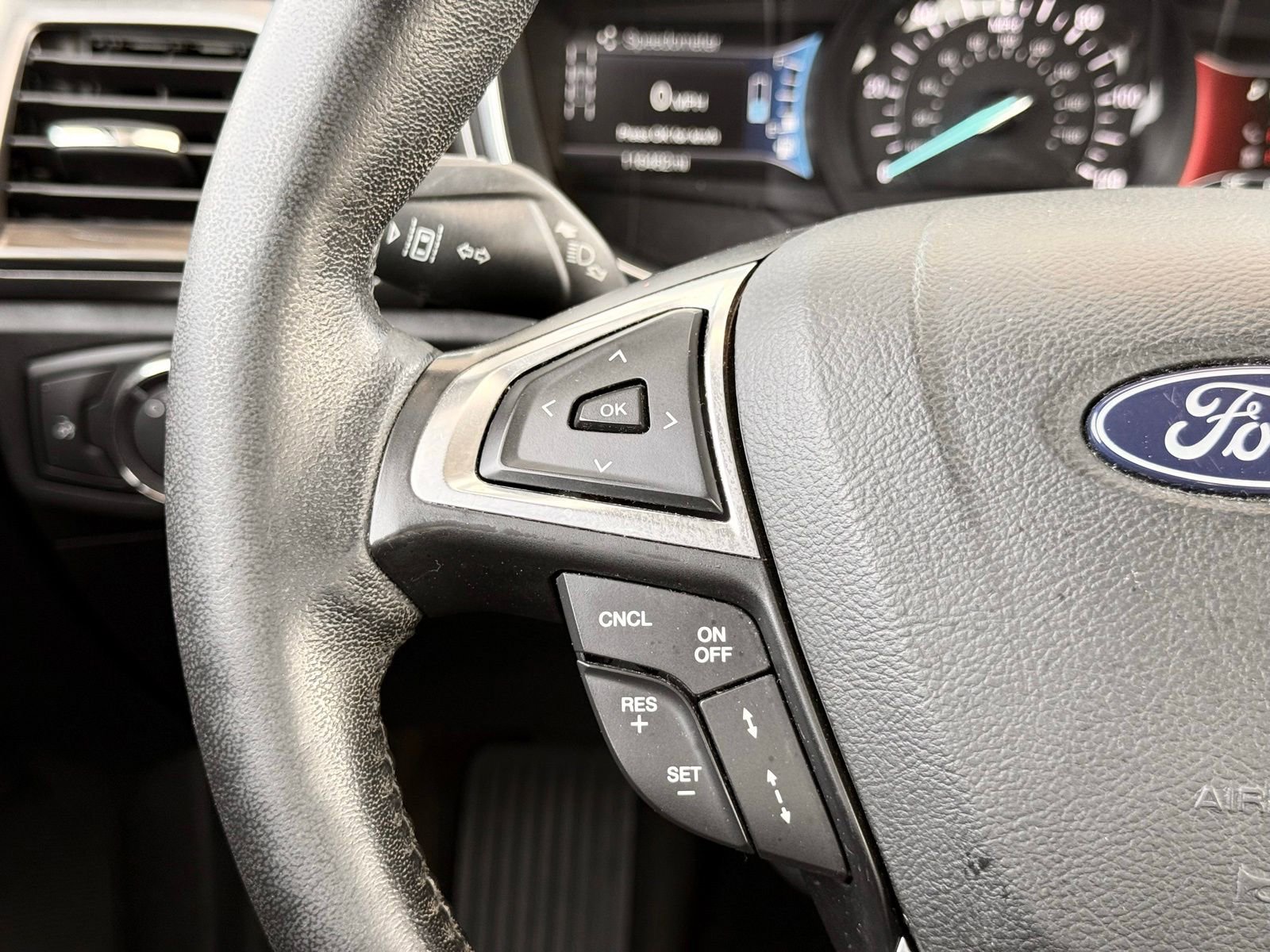 Used 2018 Ford Fusion SE w/ Equipment Group 602A FWD image 28