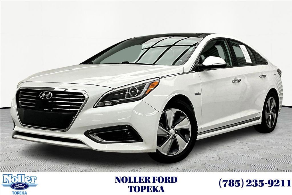 Used 2017 Hyundai Sonata Limited w/ Ultimate Package 02 image 1