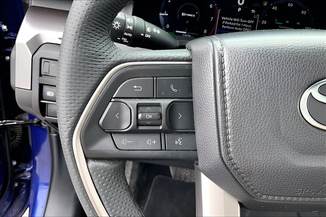 Used 2025 Toyota Tacoma TRD Off-Road AWD/4WD image 10