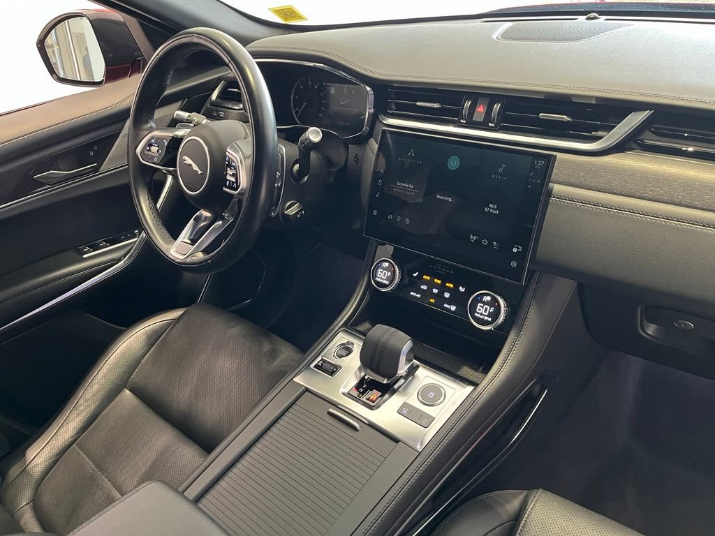 Used 2022 Jaguar F-PACE S AWD/4WD image 33