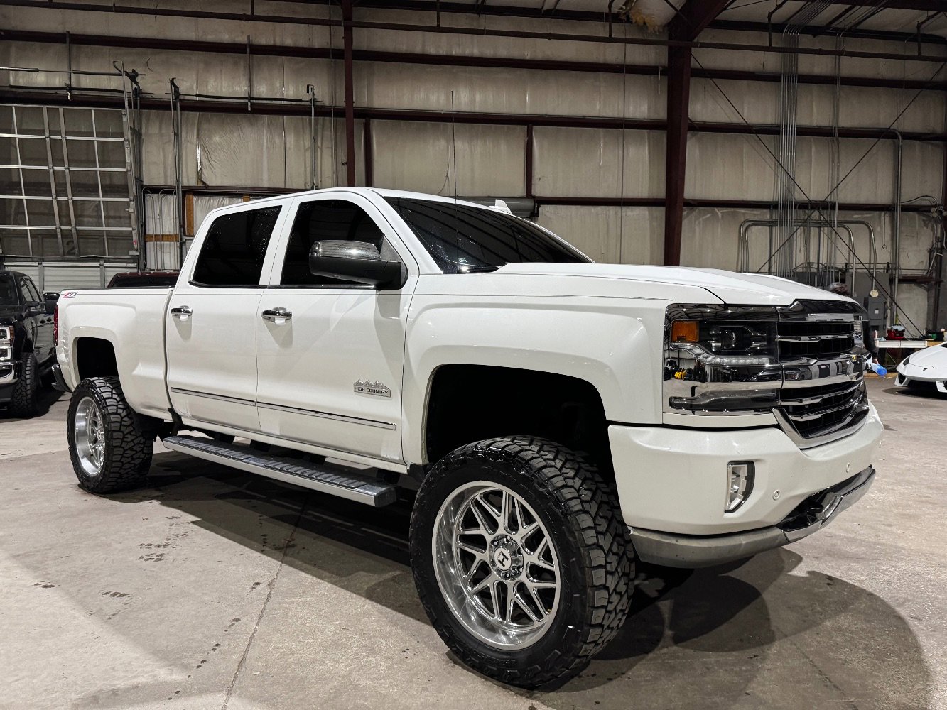 Used 2018 Chevrolet Silverado 1500 High Country image 2