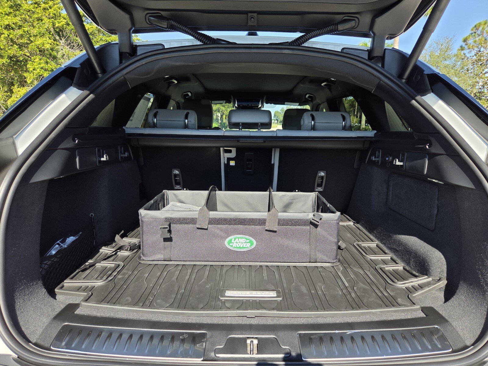 New 2026 Land Rover Range Rover Velar S image 23