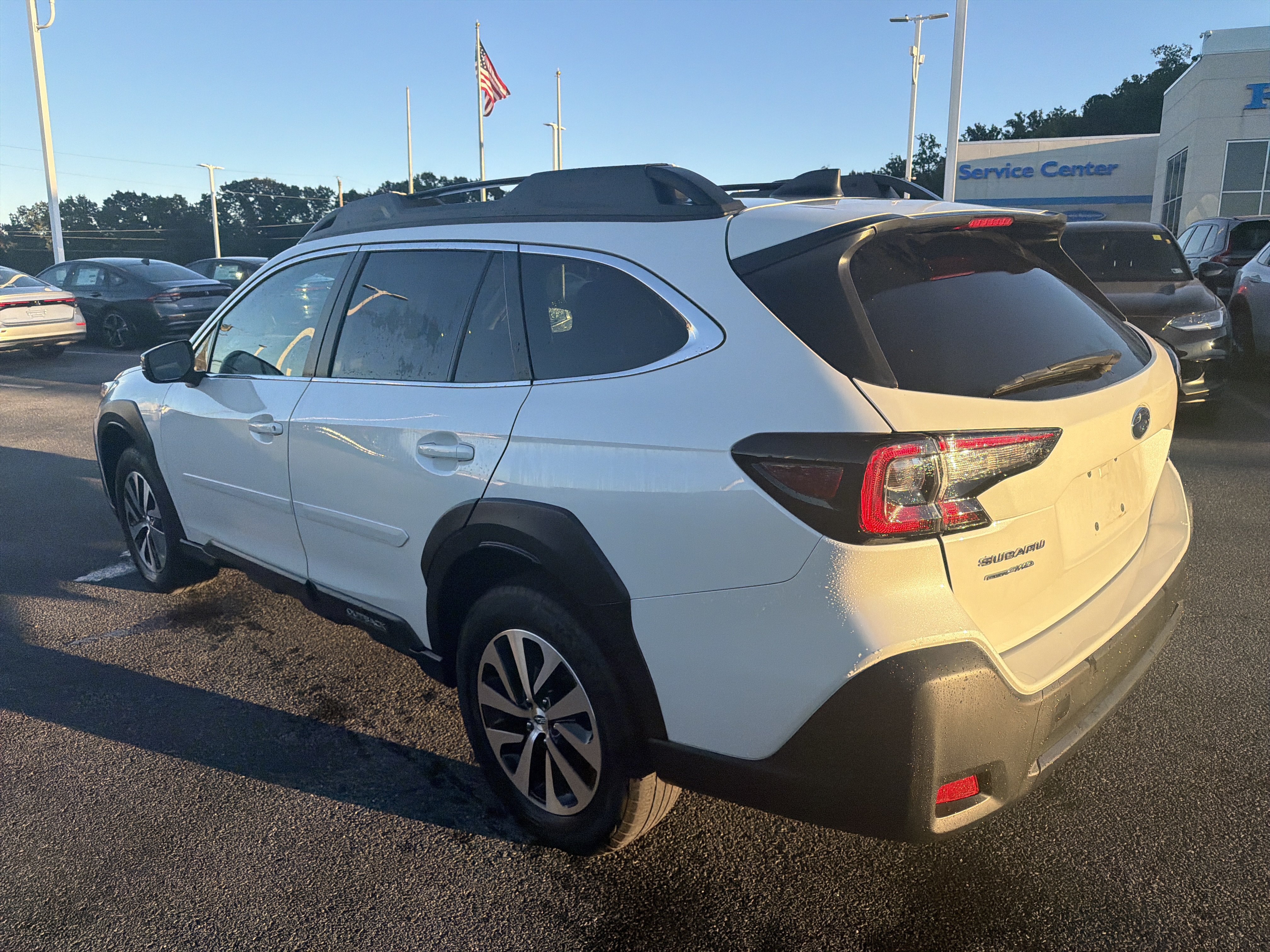 Used 2024 Subaru Outback Premium AWD/4WD image 7
