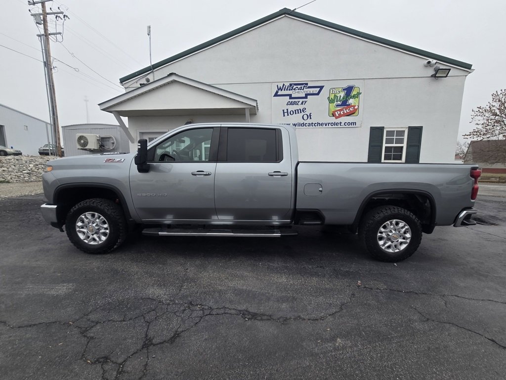 Used 2024 Chevrolet Silverado 2500 LT w/ Convenience Package image 5
