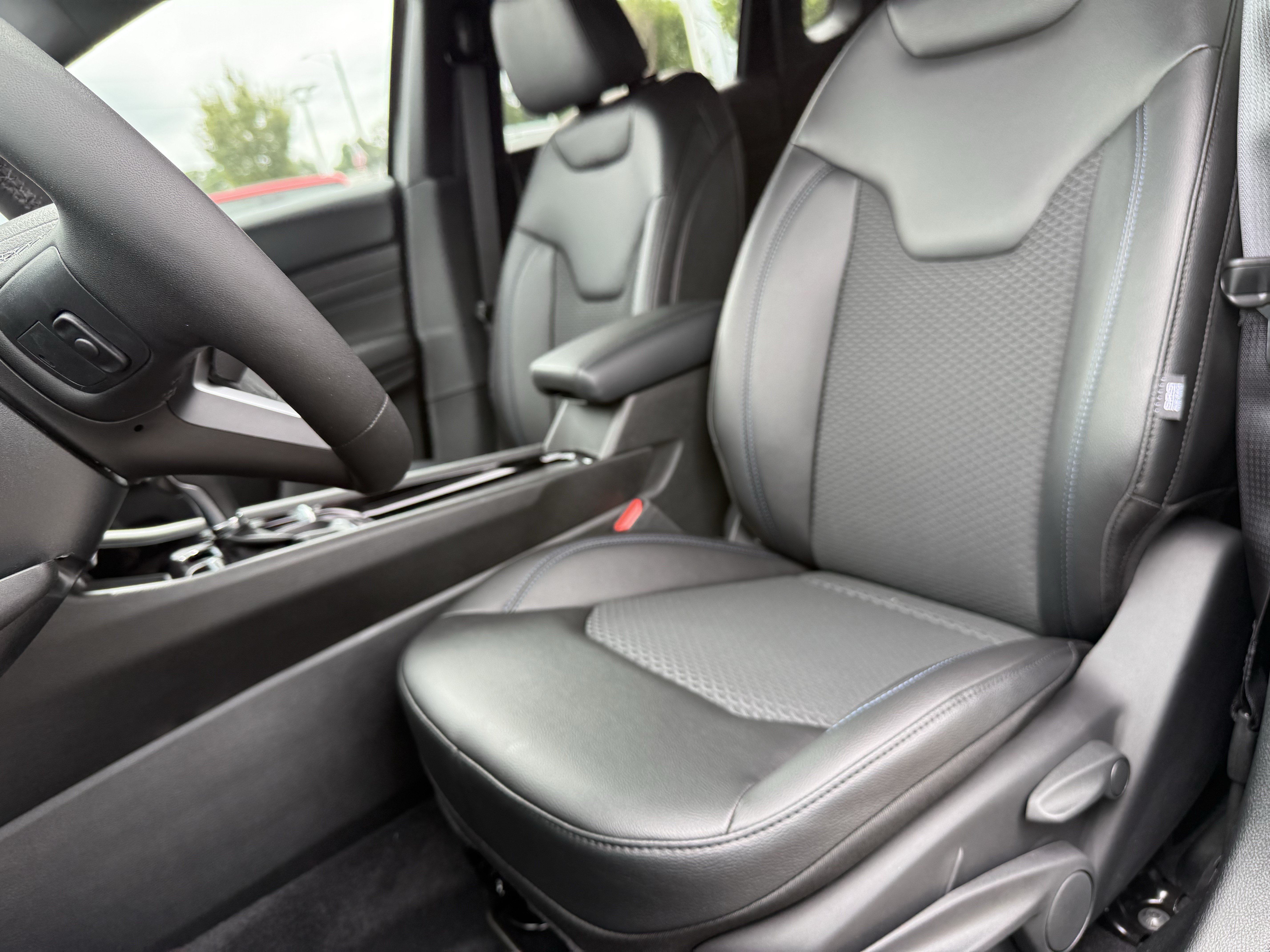 New 2026 Jeep Compass Latitude AWD/4WD image 16