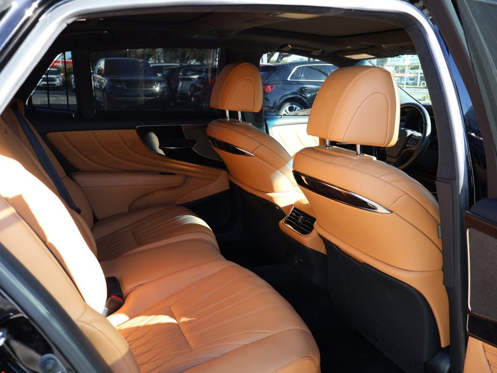 Used 2023 Lexus LS 500 w/ Luxury Package image 40