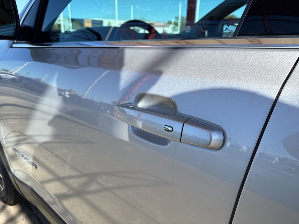 Used 2020 GMC Acadia SLT image 9