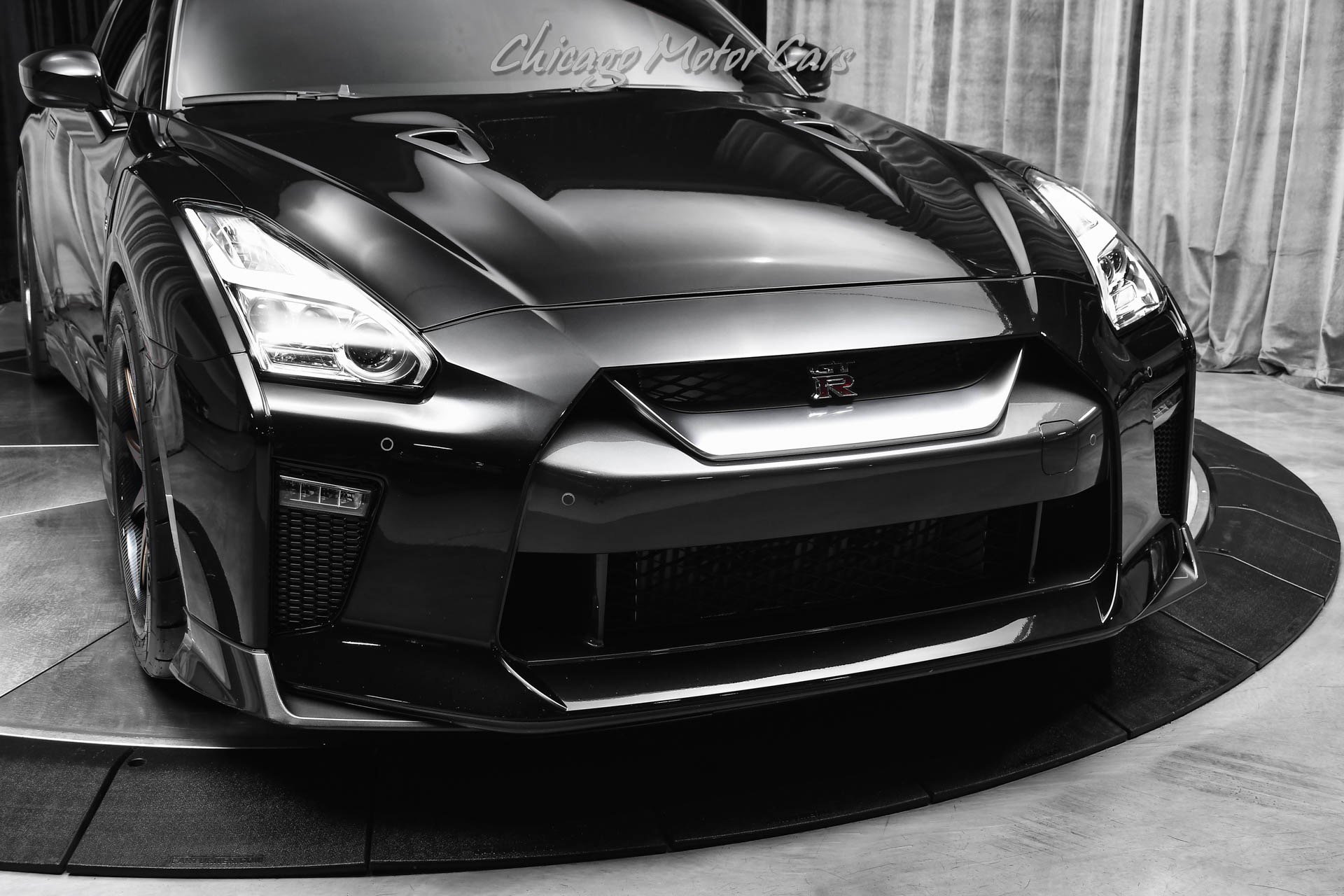 Used 2017 Nissan GT-R Premium w/ Premium Interior Package AWD/4WD image 38
