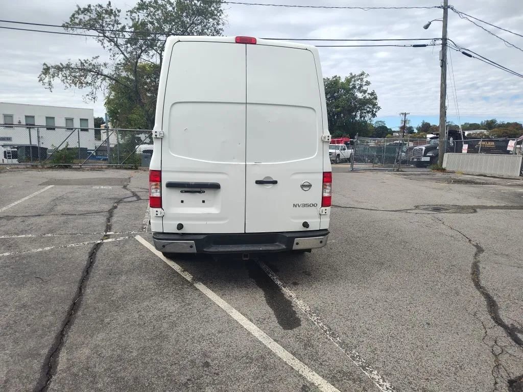 Used 2017 Nissan NV 3500 SL image 8