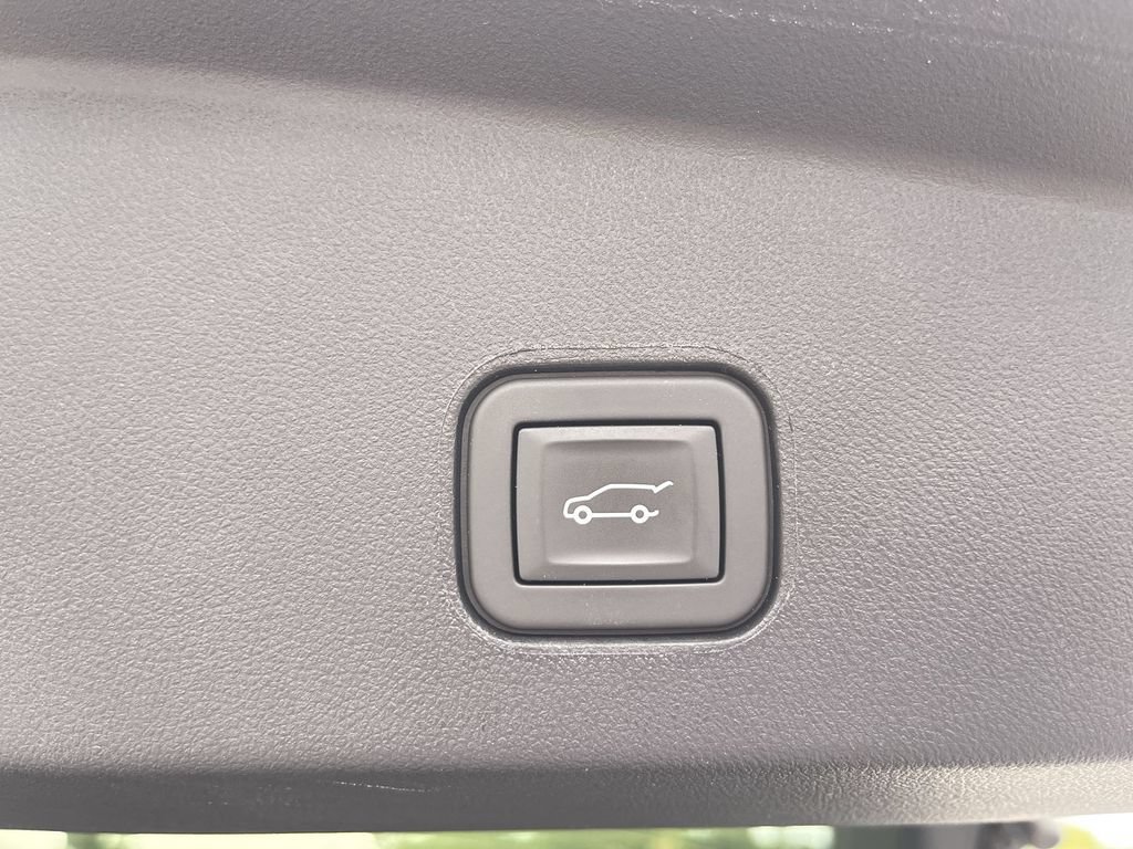 Certified 2024 Cadillac Lyriq Tech w/ Driver Assist Package AWD/4WD image 7