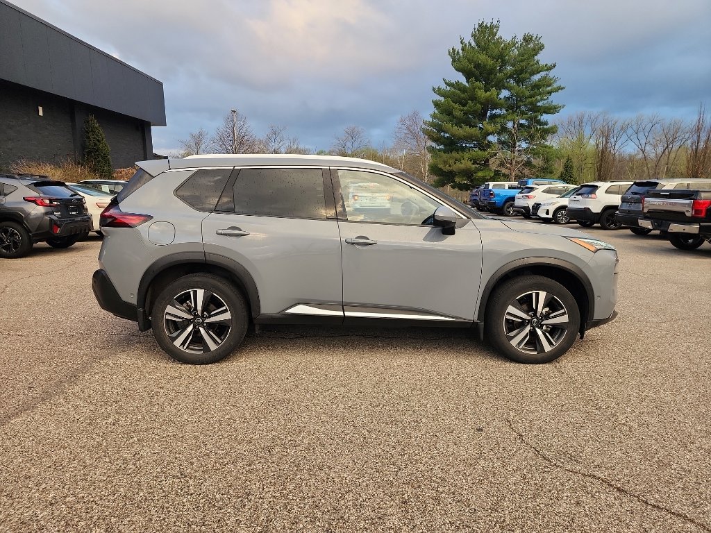 Used 2023 Nissan Rogue SL w/ SL Premium Package image 8