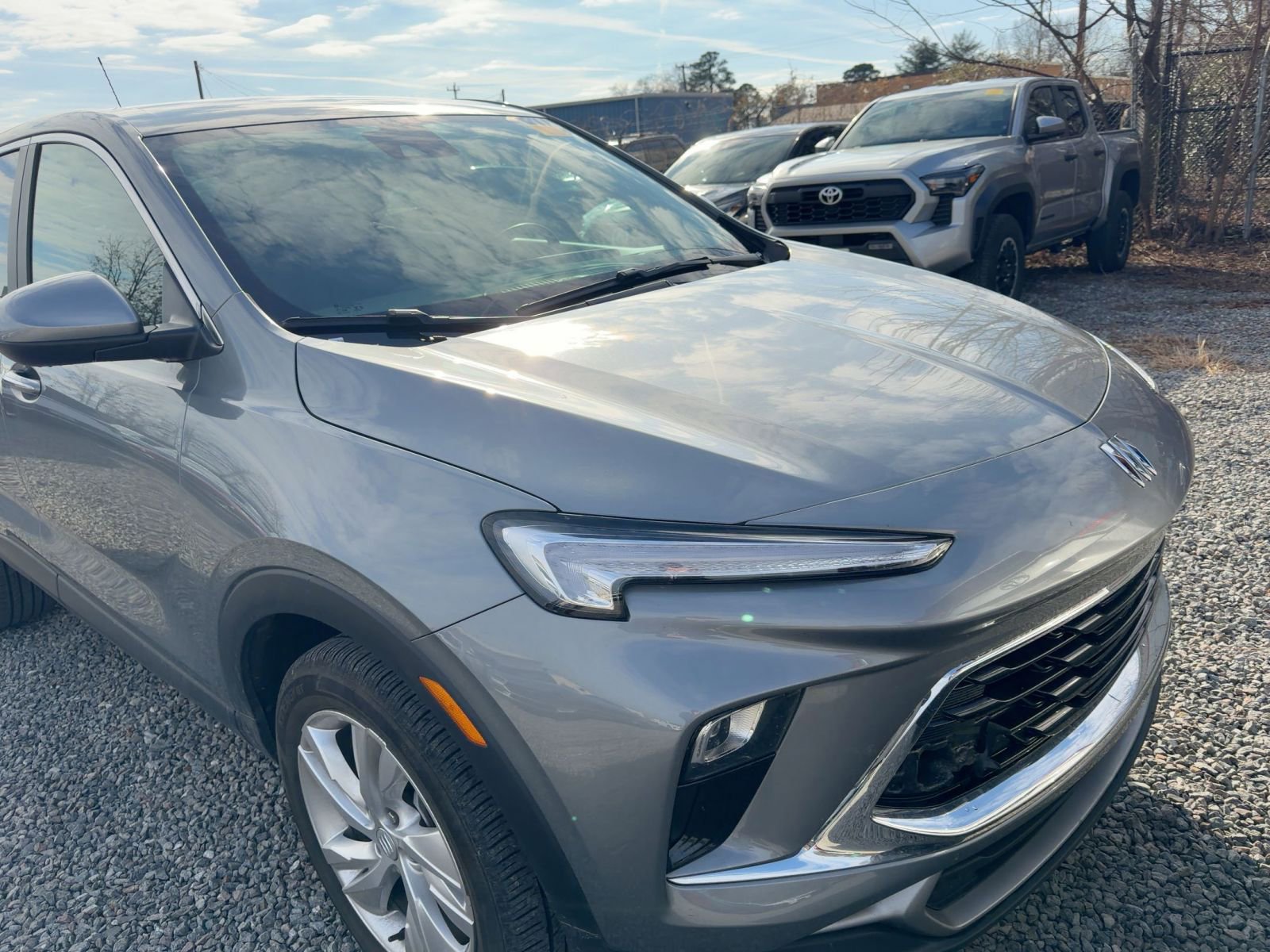 Used 2025 Buick Encore GX Preferred image 2