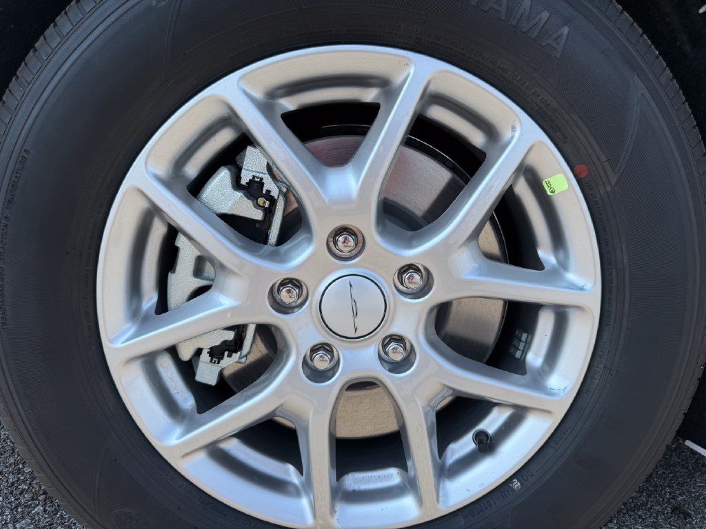 New 2027 Chrysler Pacifica Select FWD image 26