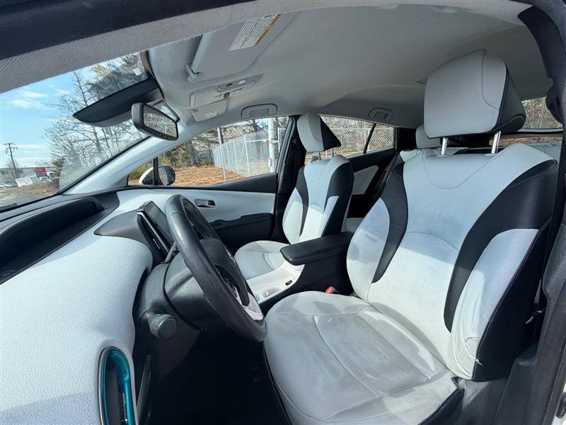 Used 2017 Toyota Prius Prime Advanced image 13