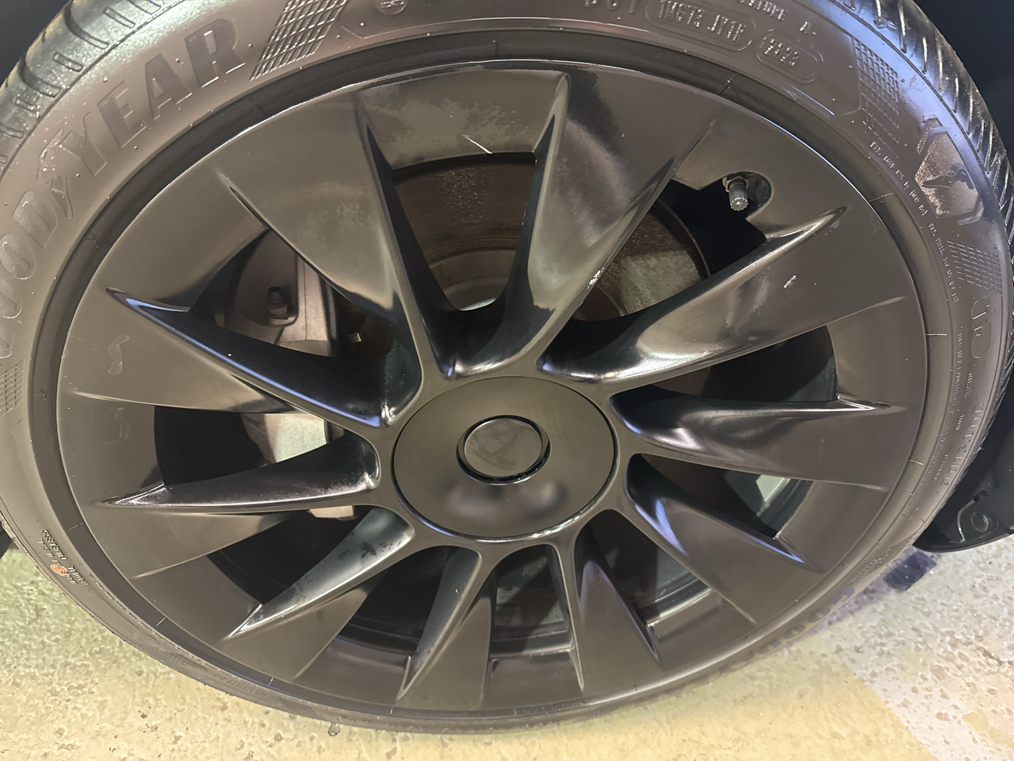 Used 2022 Tesla Model Y Long Range AWD/4WD image 37