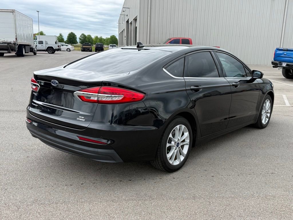 Used 2020 Ford Fusion SE FWD image 15