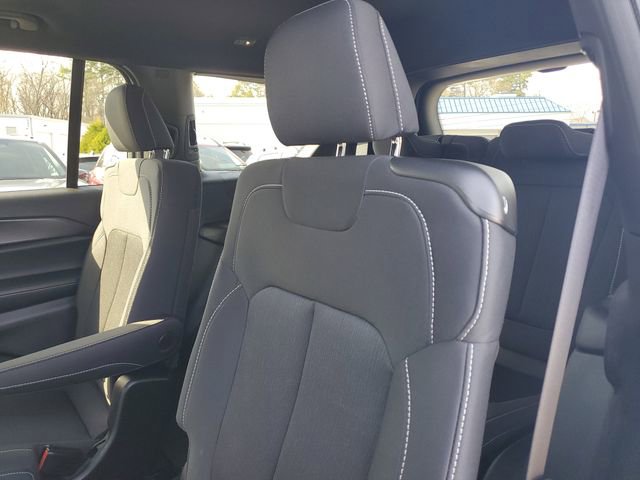 Certified 2025 Jeep Grand Cherokee L Laredo image 16