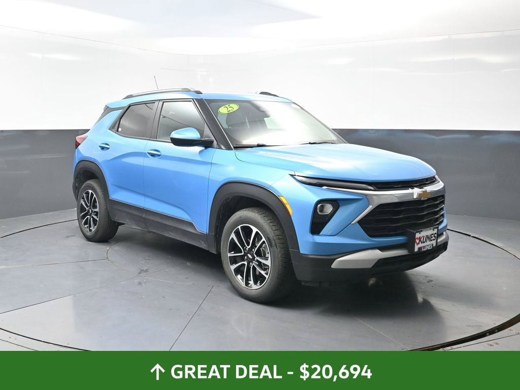 Used 2025 Chevrolet TrailBlazer LT AWD/4WD image 4