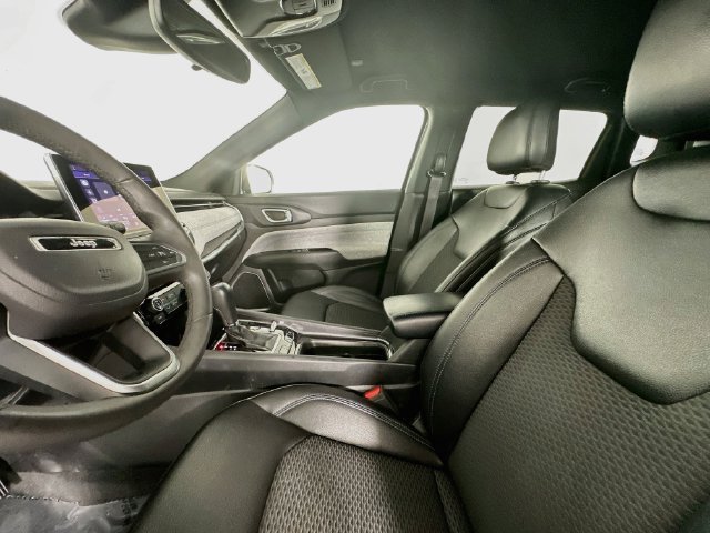 Used 2024 Jeep Compass Latitude AWD/4WD image 20