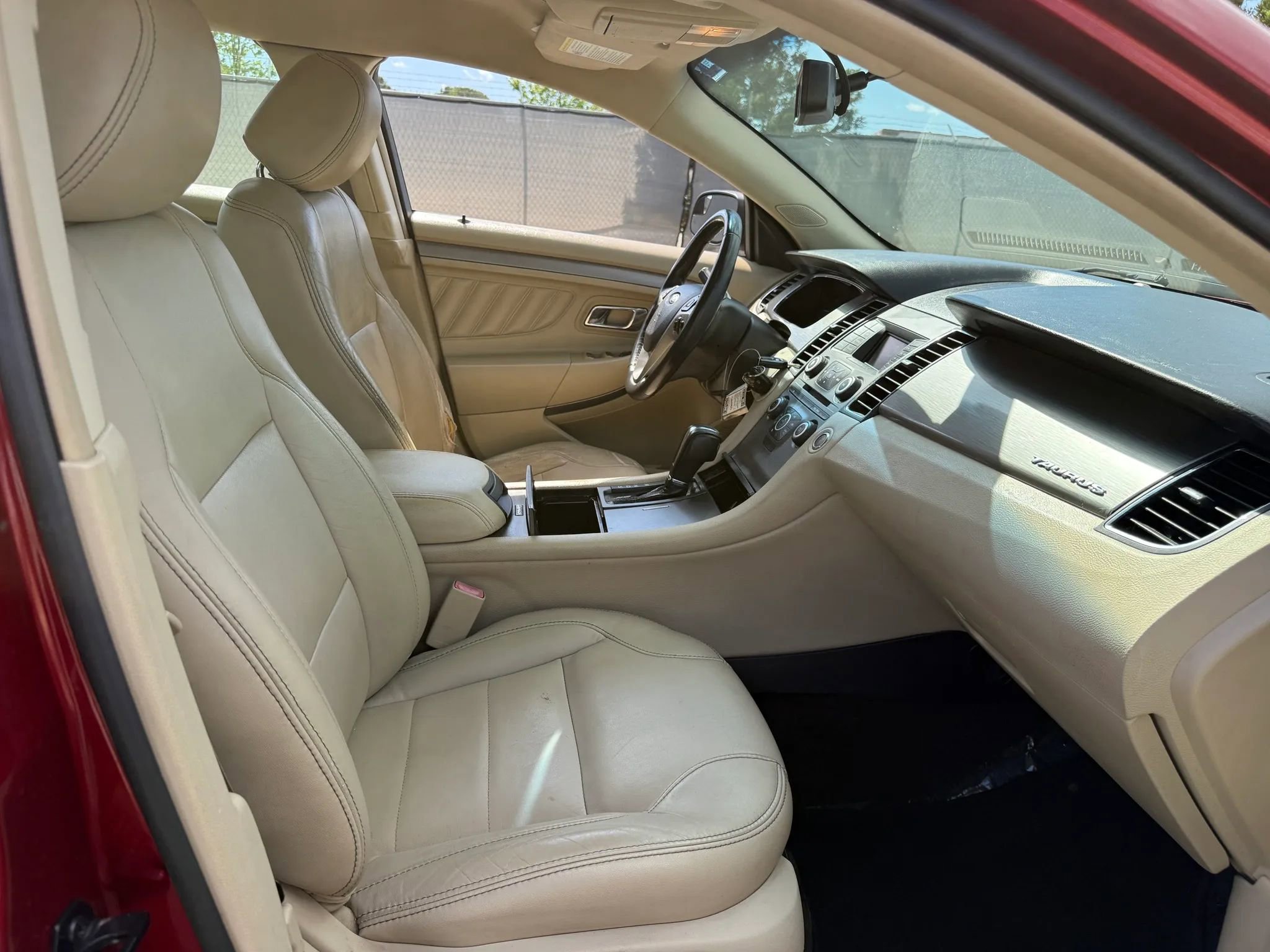 Used 2013 Ford Taurus SEL image 18