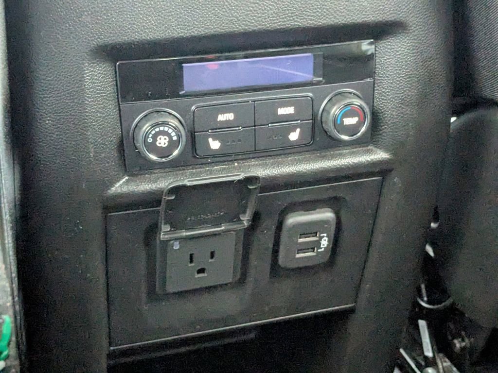 Used 2023 Chevrolet Traverse Premier image 17