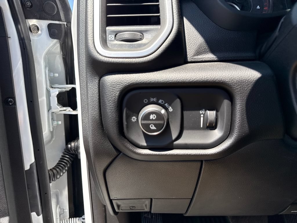 New 2026 RAM 2500 Big Horn AWD/4WD image 13