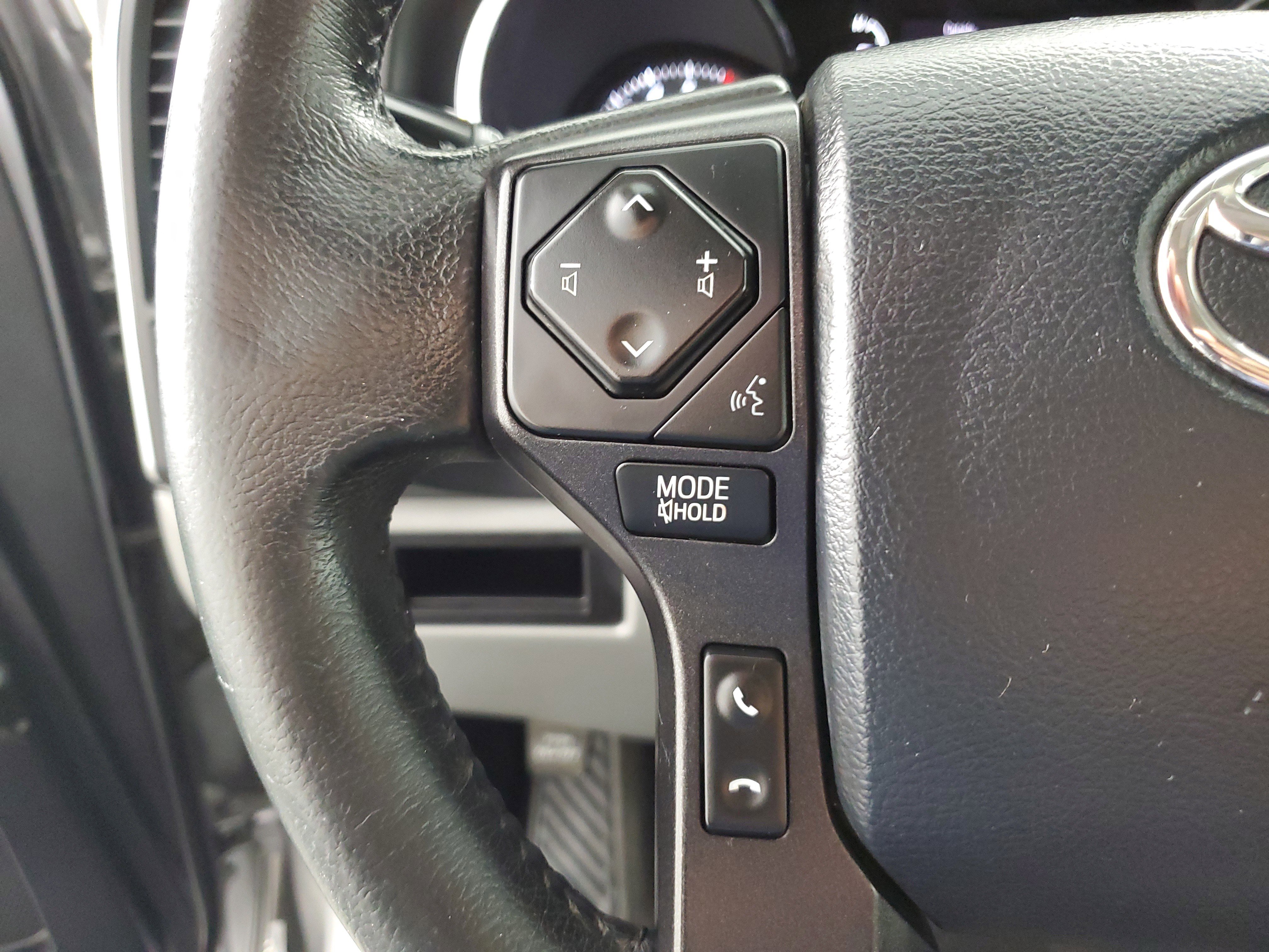 Used 2019 Toyota Sequoia SR5 AWD/4WD image 22