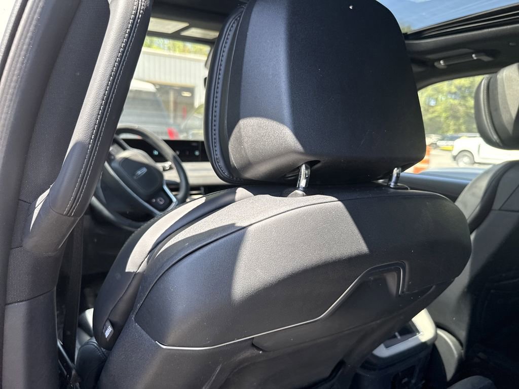 Used 2025 Lincoln Navigator Reserve w/ Jet Appearance Package image 19