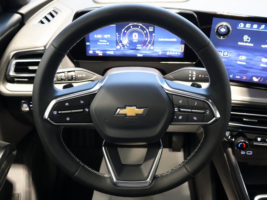 Used 2025 Chevrolet Traverse LT w/ Sun and Wheel Package image 16