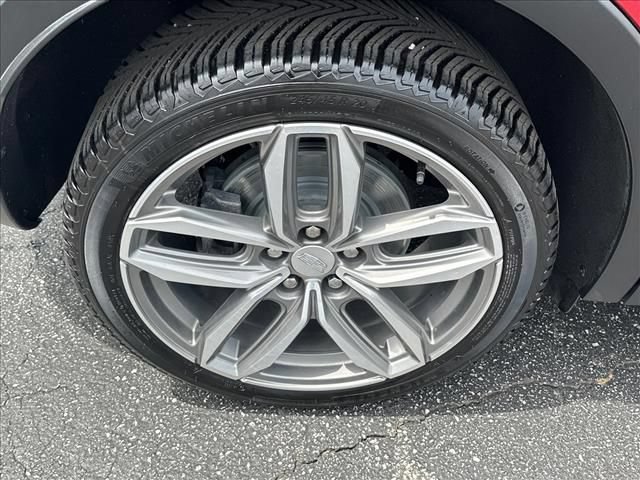 Certified 2020 Cadillac XT4 Sport w/ Enhanced Visibility Package AWD/4WD image 34