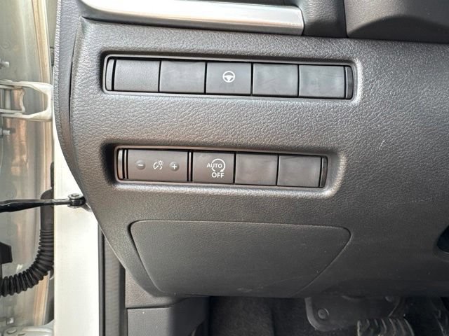 Used 2023 Nissan Rogue SV AWD/4WD image 15