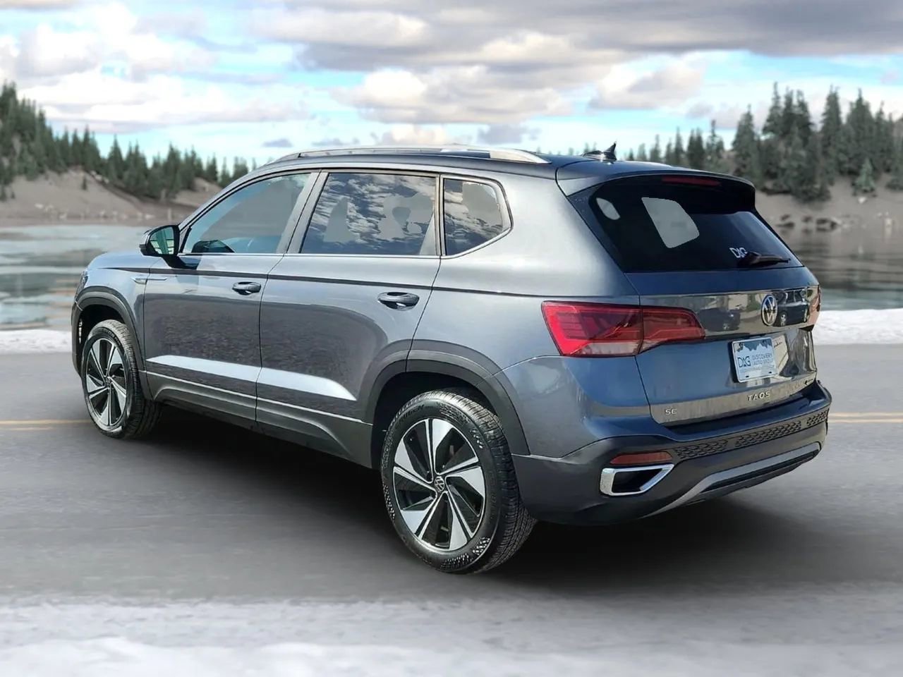 Used 2024 Volkswagen Taos SE image 5