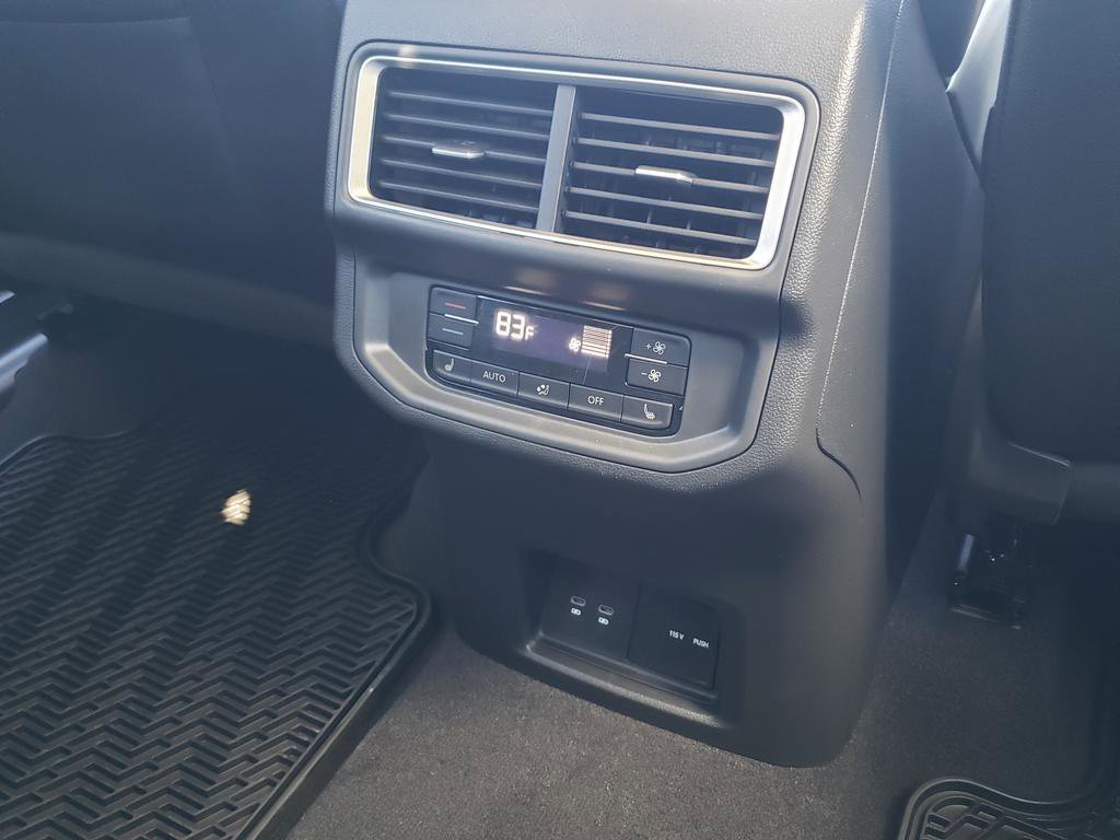 Used 2024 Volkswagen Atlas SEL Premium R-Line image 22