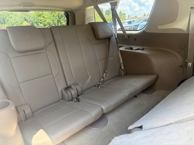 Used 2016 Chevrolet Suburban LT w/ Luxury Package RWD image 26
