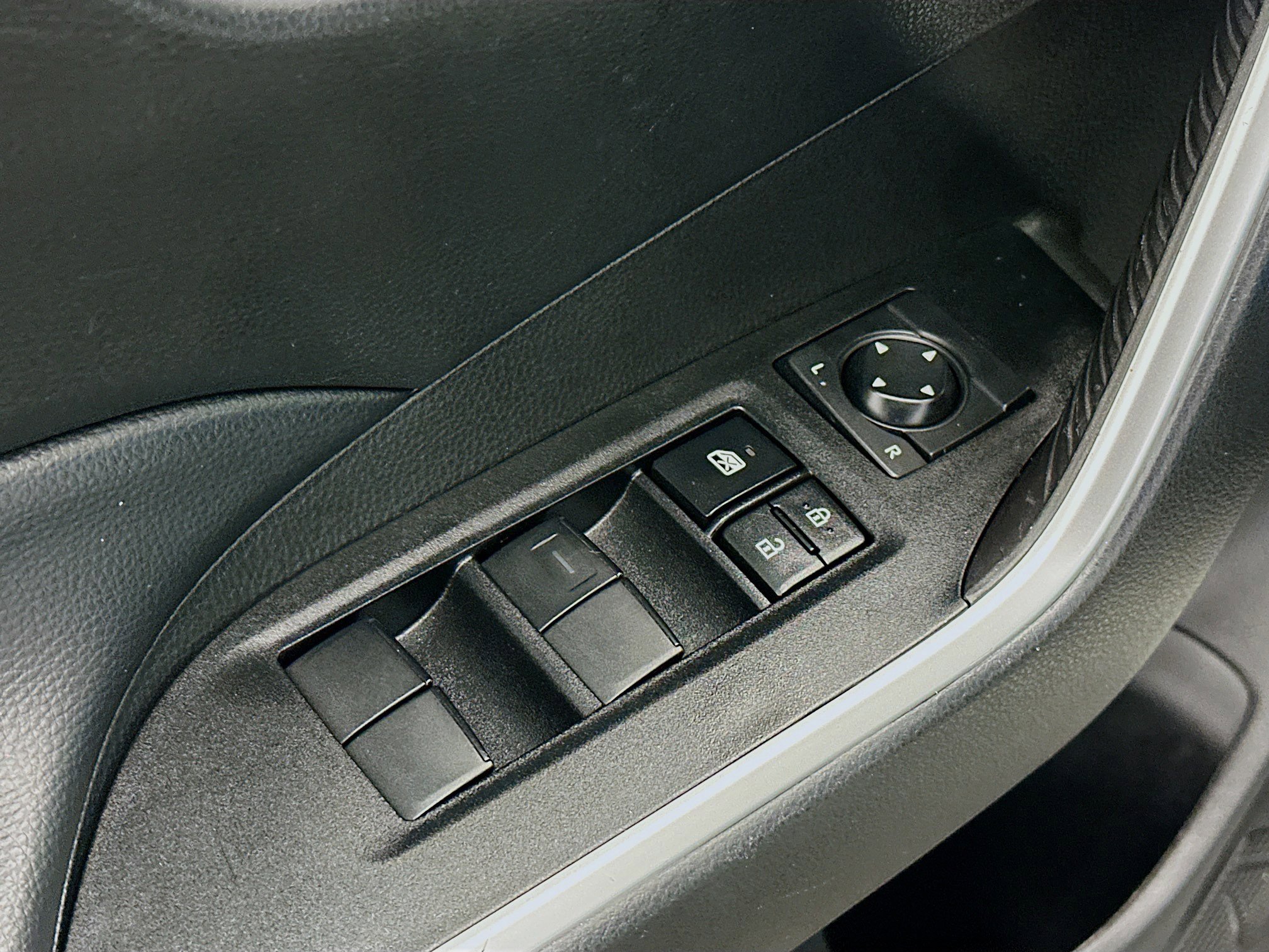 Used 2024 Toyota RAV4 LE image 15